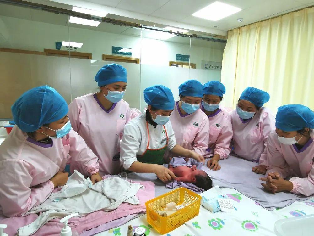 泽普县妇婴监护型护送